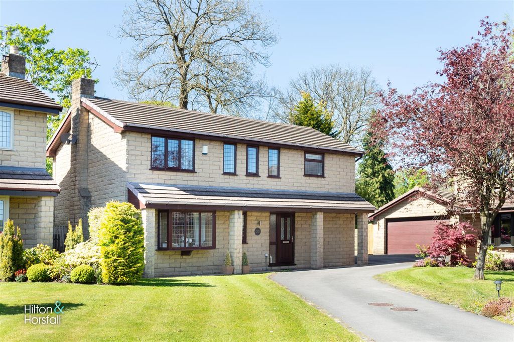 Property photo 1 of 28 Applegarth