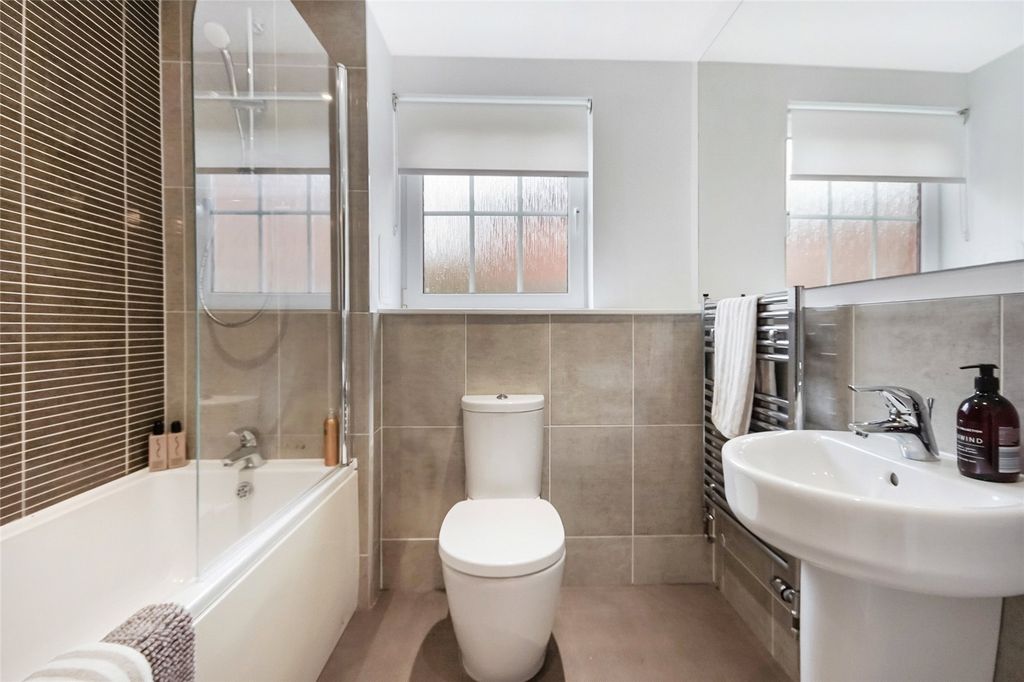 Property photo 3 of 19 Picture No. 02