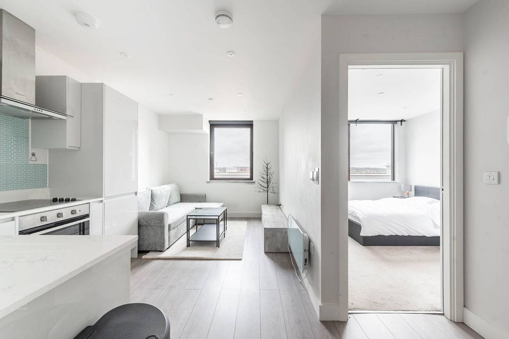 Property photo 3 of 7