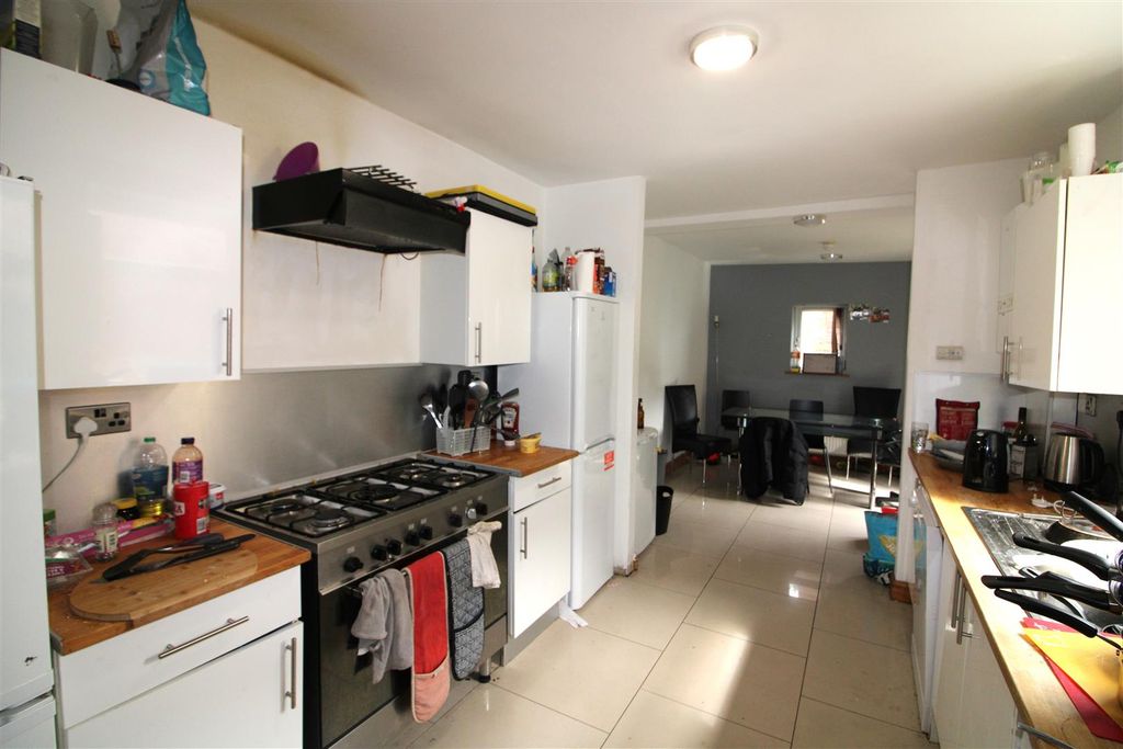 Property photo 1 of 21 Kitchen