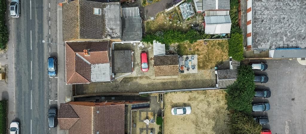 Property photo 2 of 24