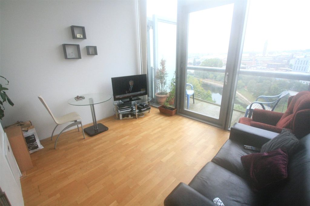 Property photo 3 of 6 Picture No. 05