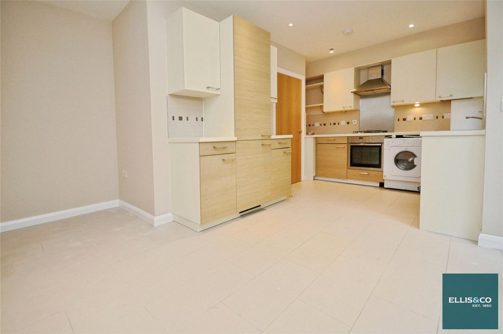 Property photo 3 of 12 Picture No. 02