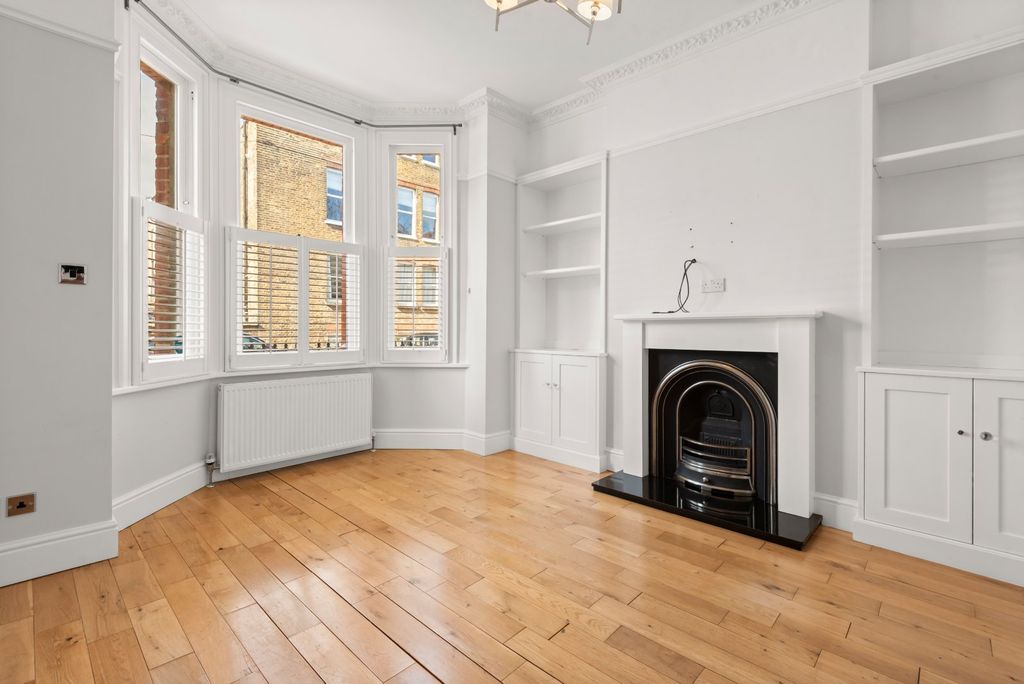 Property photo 2 of 20