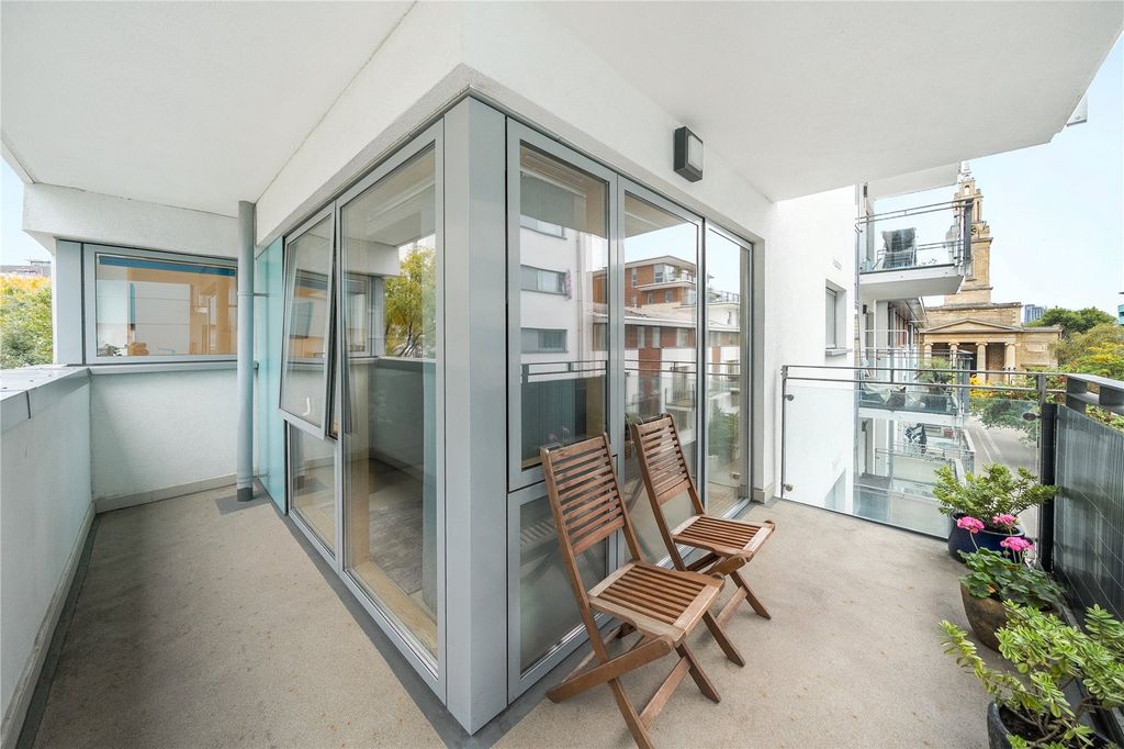 Property photo 2 of 18 Balcony