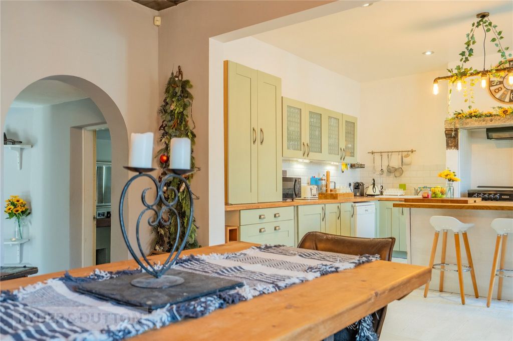 Property photo 3 of 24 Dining Room