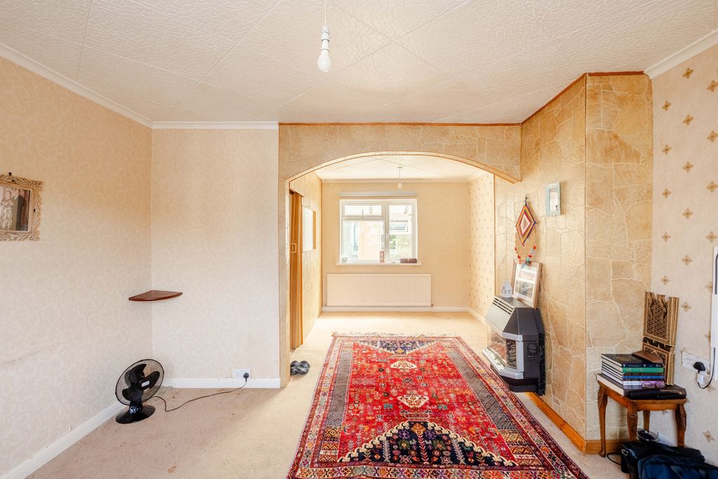 Property photo 2 of 17 Photo 2