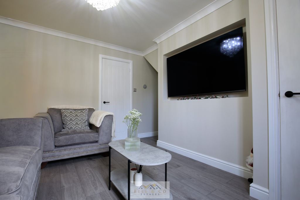 Property photo 3 of 22 Lounge 1.3