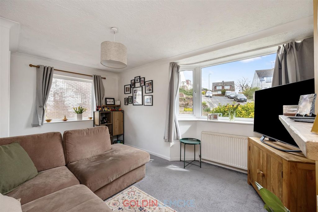 Property photo 3 of 14 Living Room