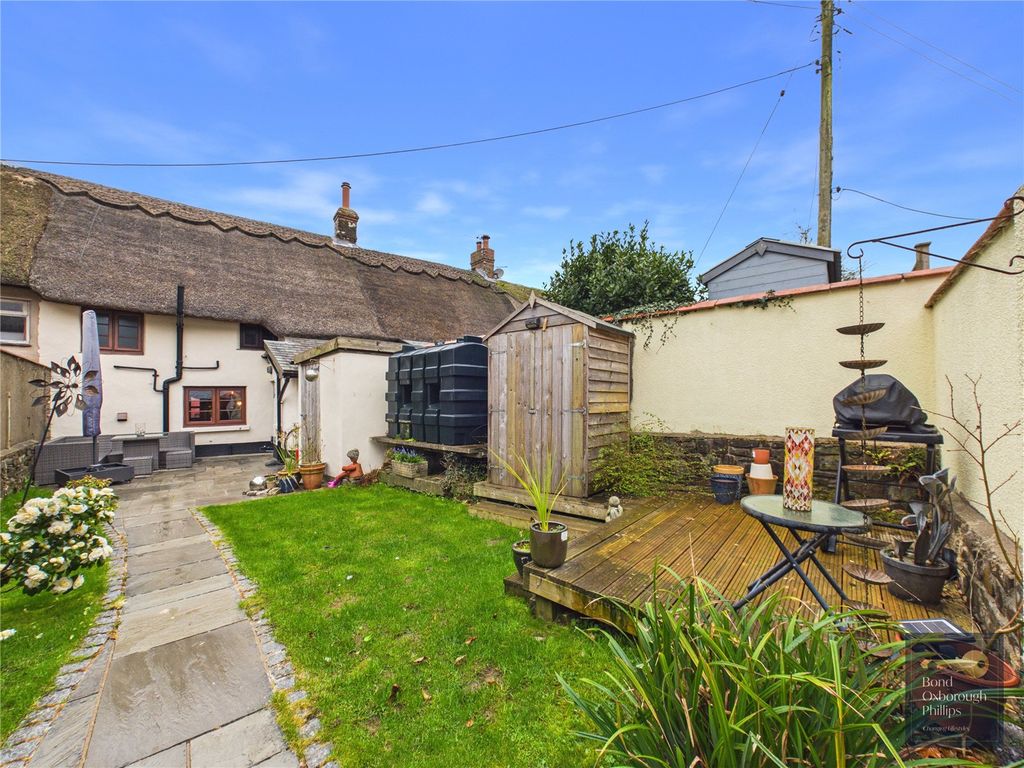 Property photo 2 of 32 Picture No. 17