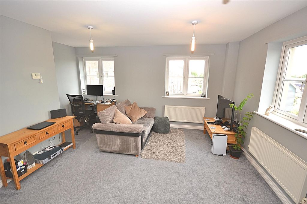 Property photo 2 of 12 17 (27).Png