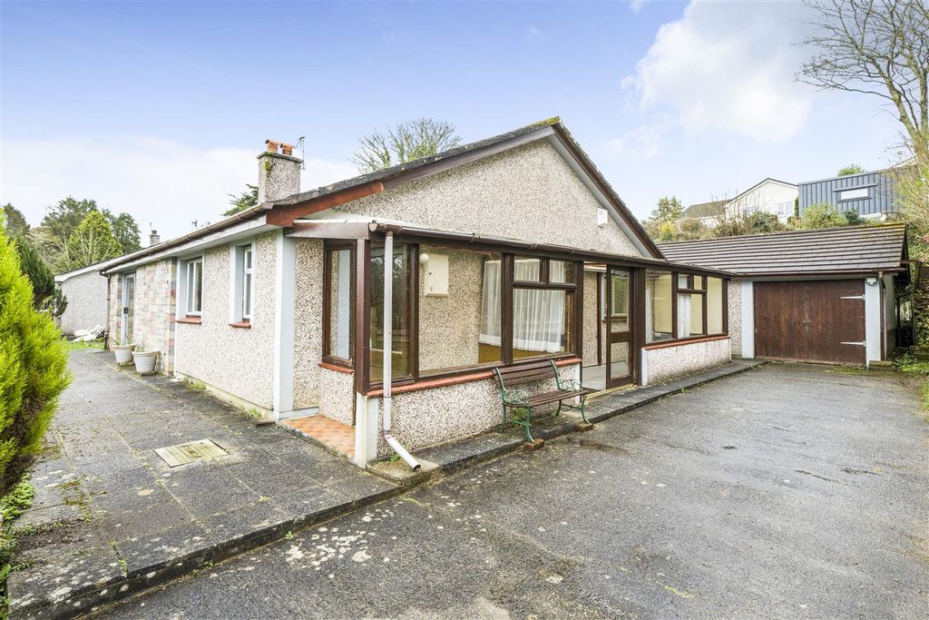 Property photo 2 of 39