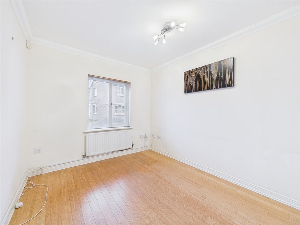 Property photo 3 of 14 Study