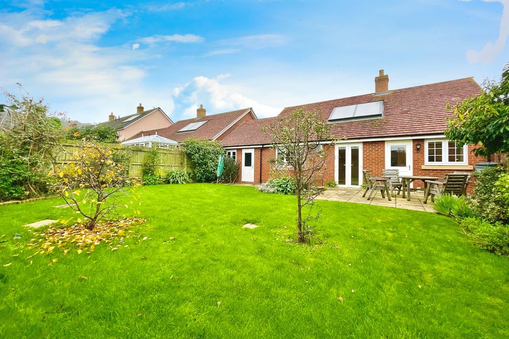 Property photo 2 of 17