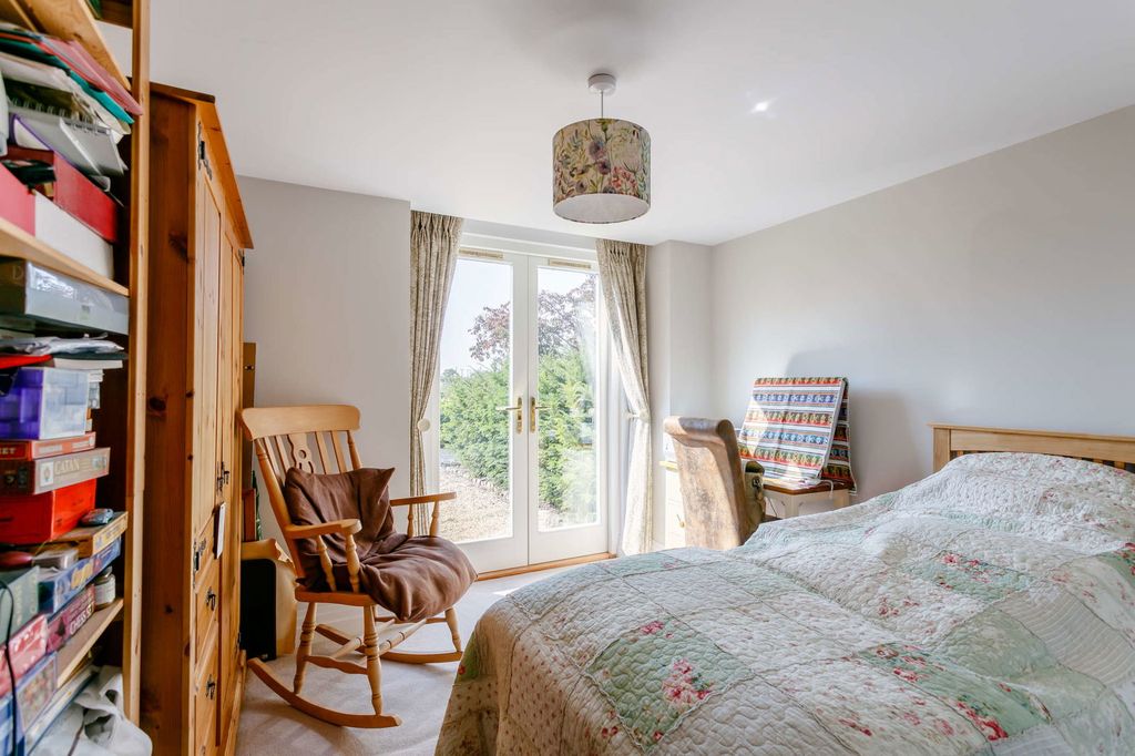 Property photo 3 of 38