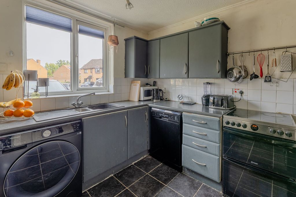Property photo 3 of 13