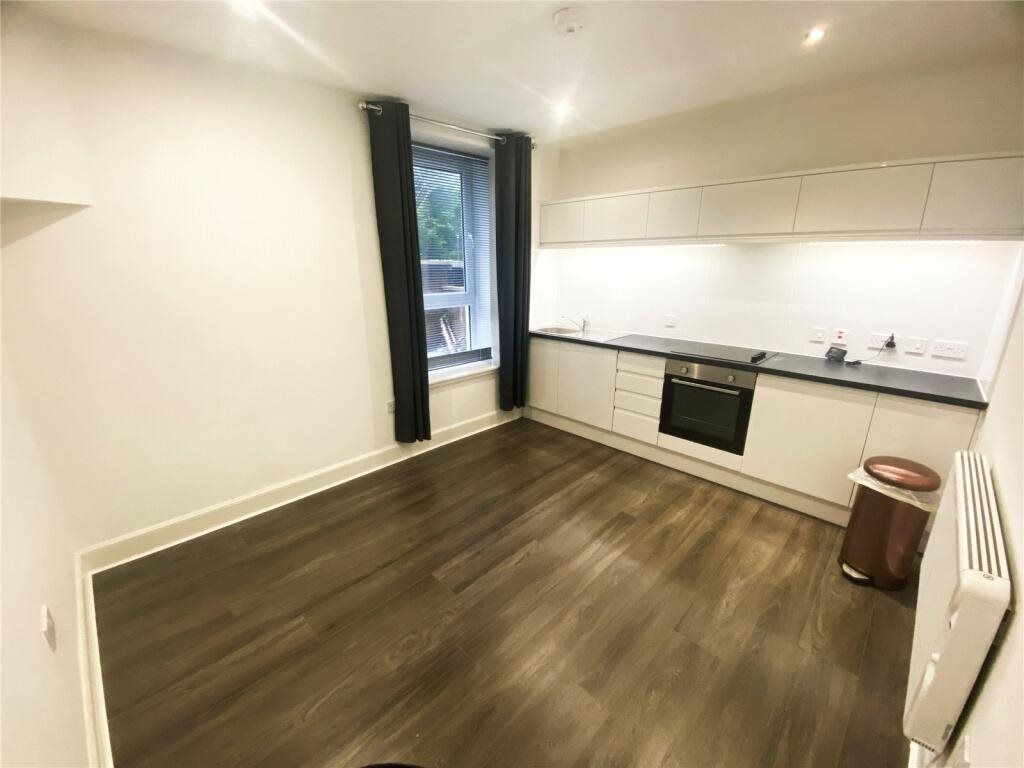 Property photo 2 of 7 Kitchen