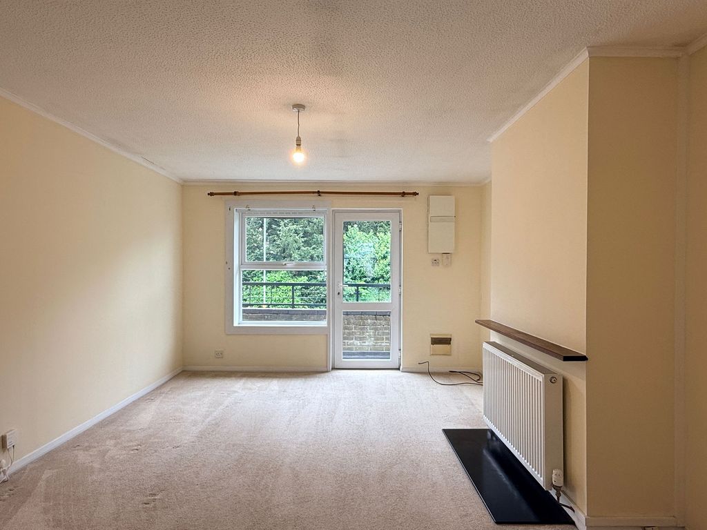 Property photo 2 of 17 Living Room