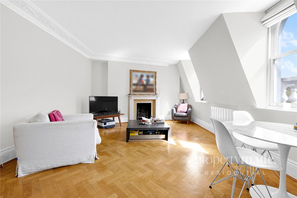 Property photo 3 of 21 Picture No. 24