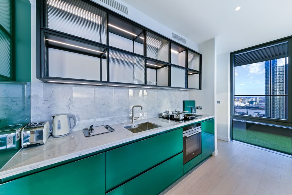 Property photo 3 of 10 Kitchen
