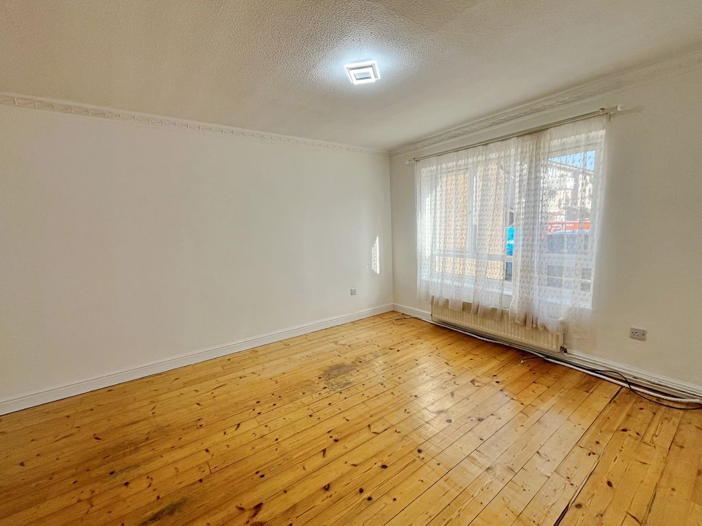 Property photo 2 of 20 Photo 17