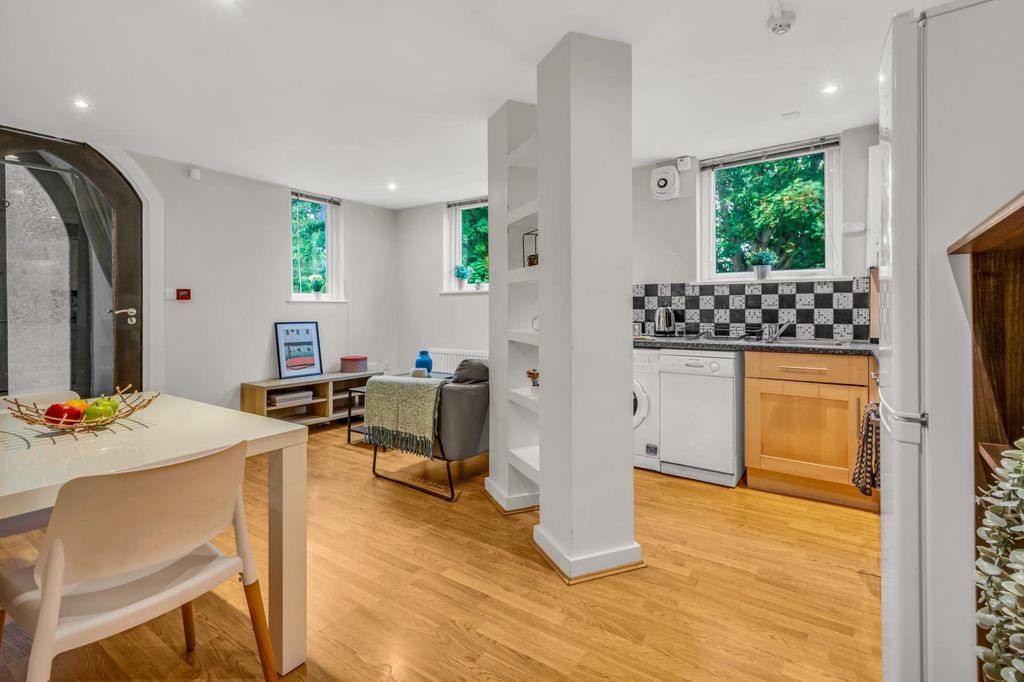 Property photo 2 of 11 Property Photo