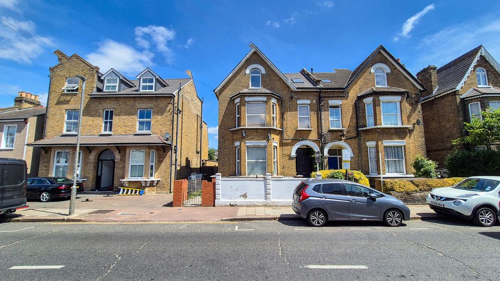 Property photo 1 of 35