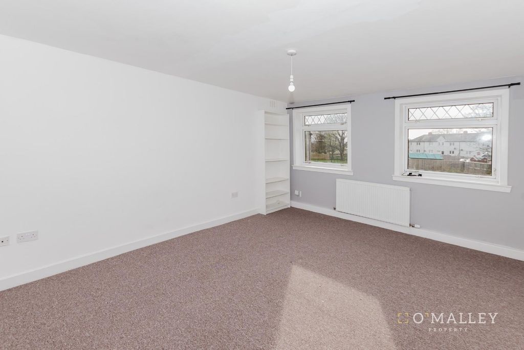 Property photo 2 of 11 Lounge