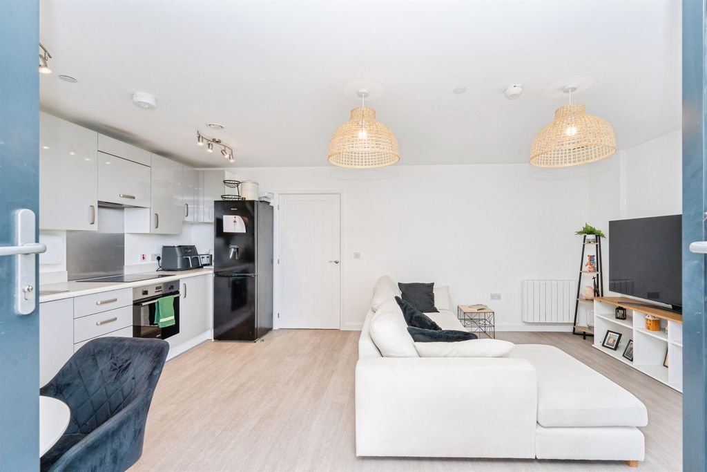 Property photo 3 of 13