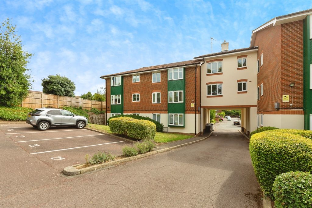 Property photo 1 of 17