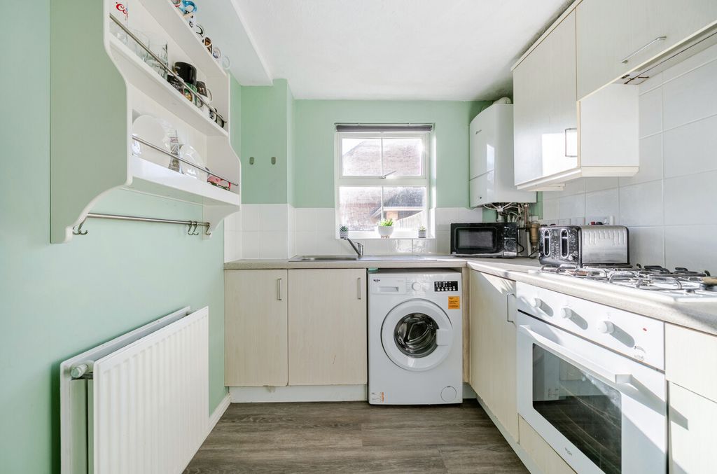 Property photo 3 of 12 1394757-13-695E5c...