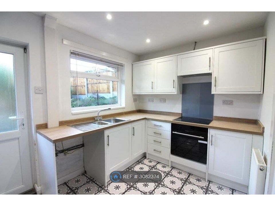 Property photo 1 of 14 Kitchen