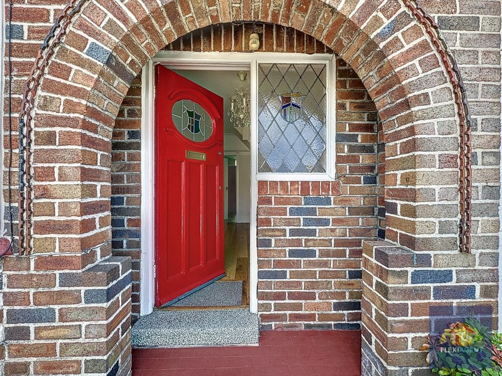 Property photo 2 of 43 4380672