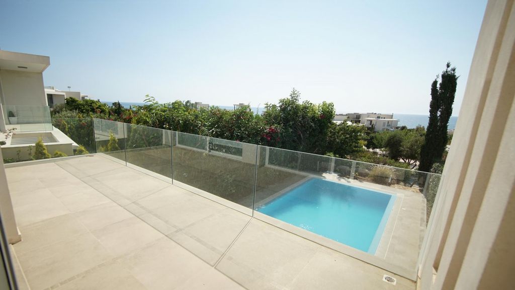 Property photo 1 of 30