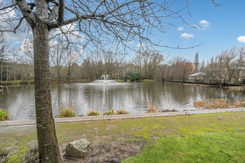 Property photo 2 of 14 1405159-1-6978B19...