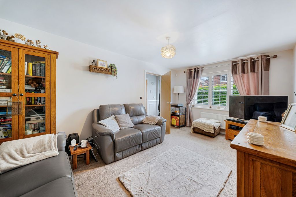 Property photo 2 of 26
