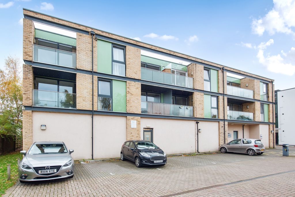 Property photo 1 of 6 Photo 4