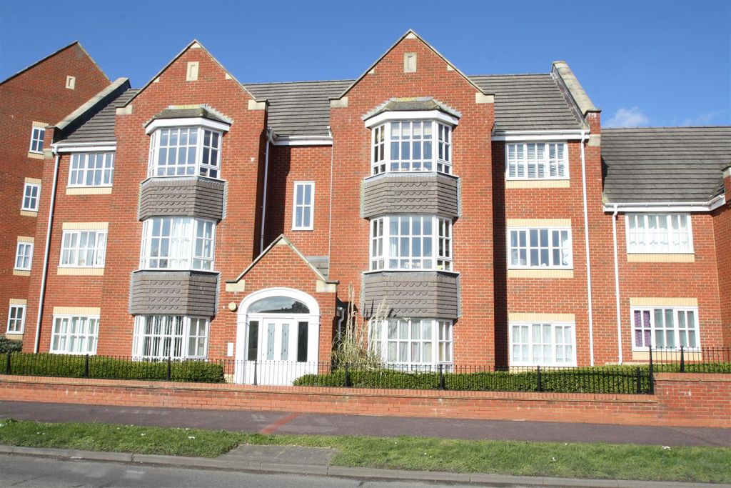 Property photo 1 of 10 Front