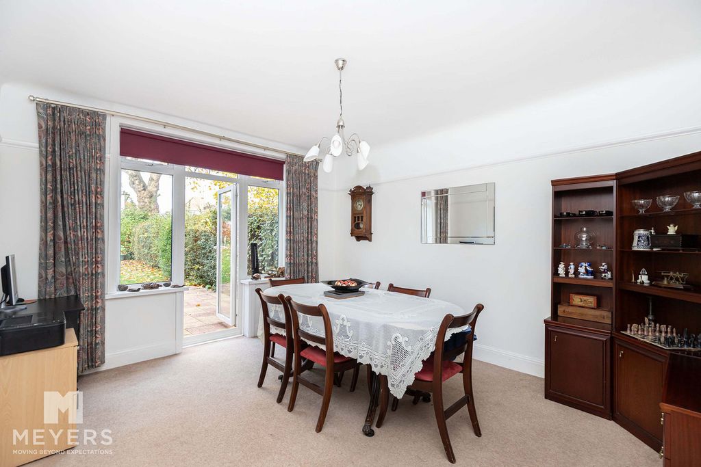 Property photo 3 of 31