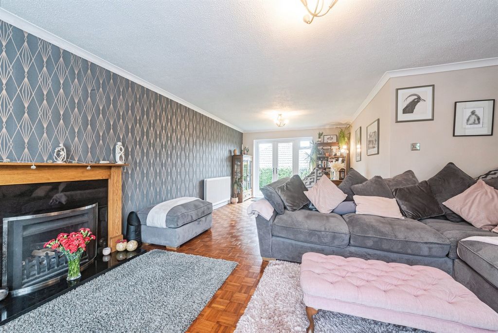 Property photo 3 of 24