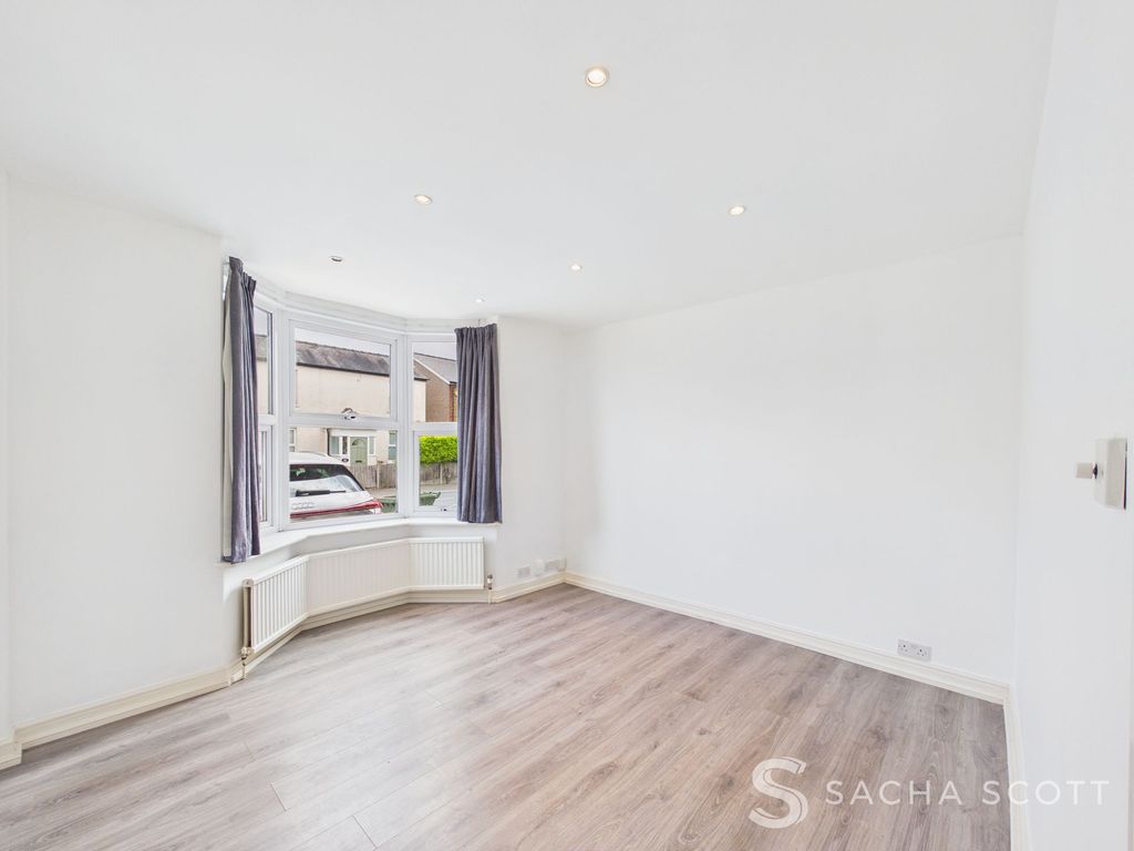 Property photo 2 of 25 Living Room