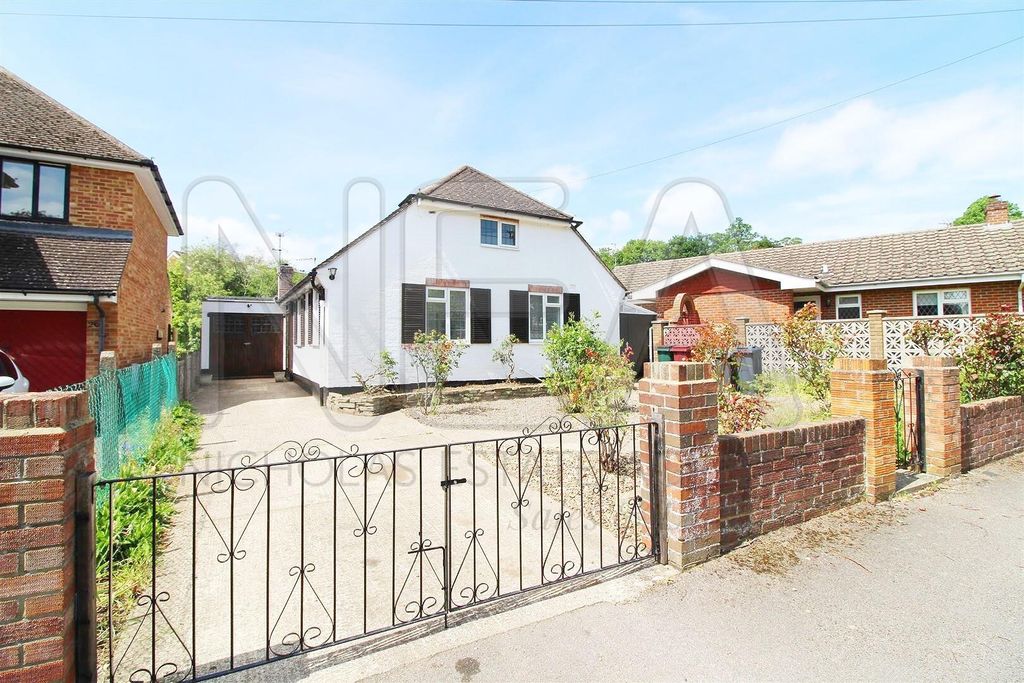 Property photo 1 of 11 Front