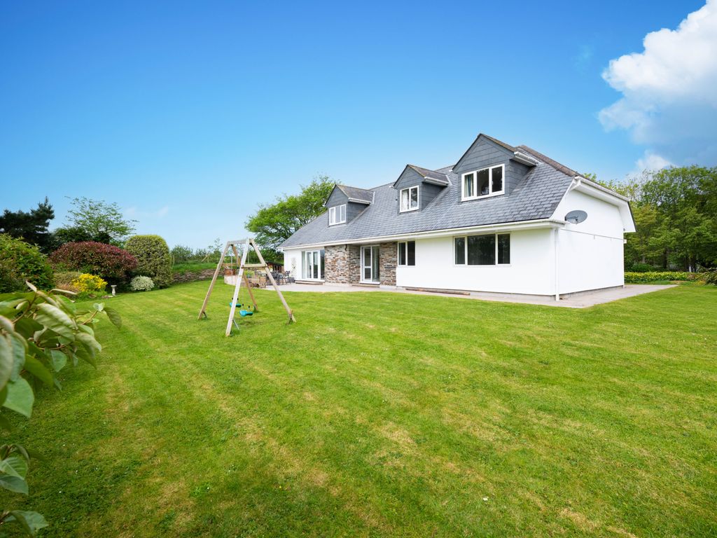 Property photo 1 of 22 Treglyn Meadow