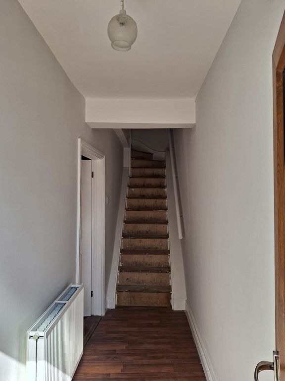 Property photo 3 of 17 Hallway