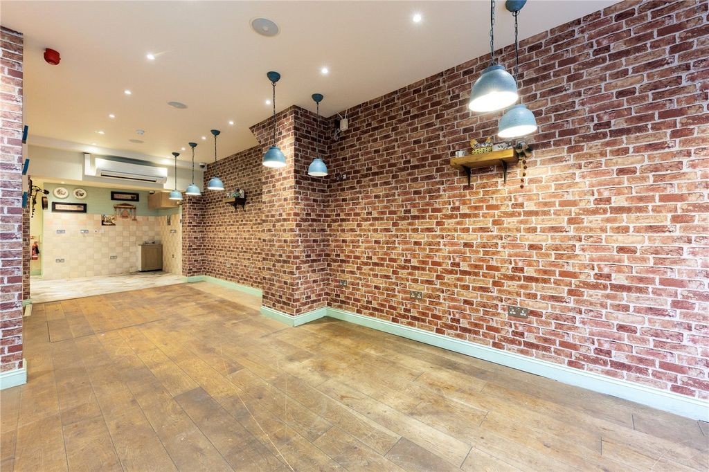 Property photo 3 of 5 Picture No. 02