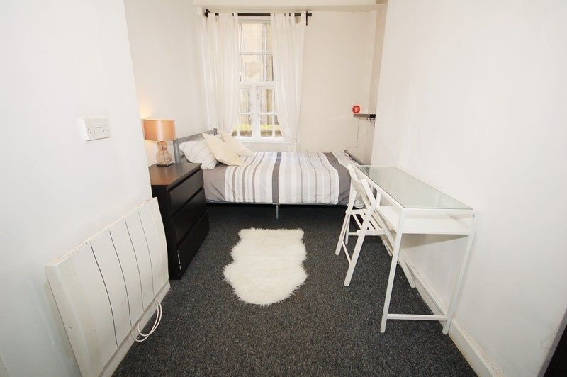 Property photo 1 of 11 Room 1- £850 Available Now
