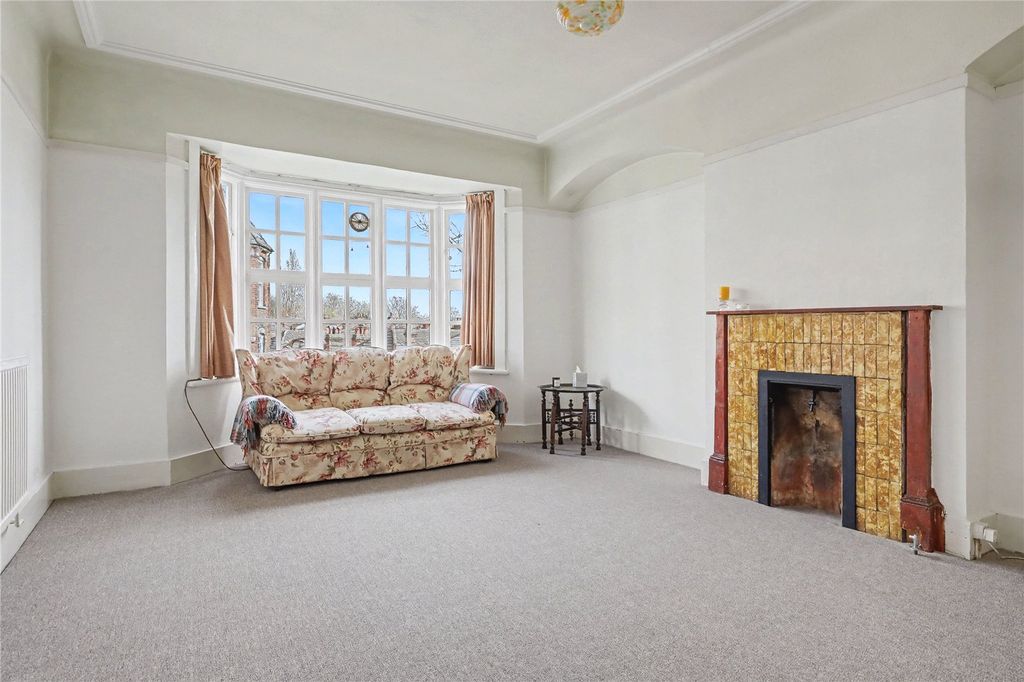 Property photo 2 of 18 Picture No. 12