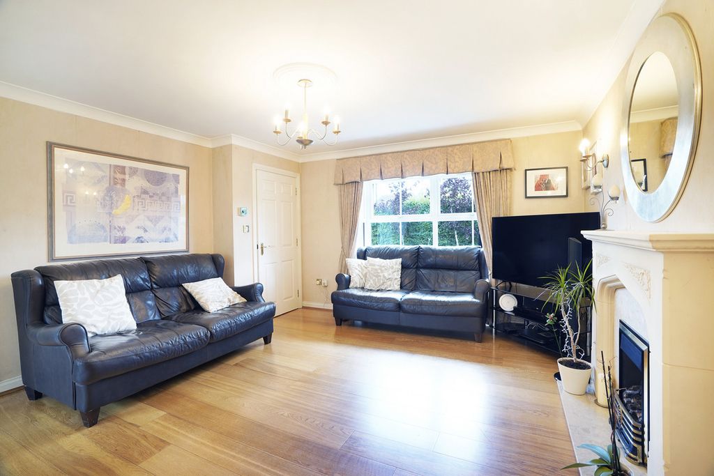 Property photo 2 of 20