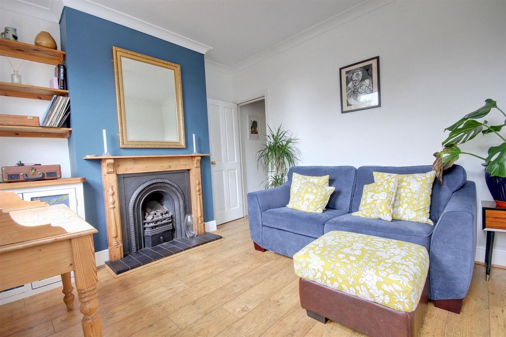 Property photo 2 of 17 Img_1045-Img_1047_Lzn.Jpg