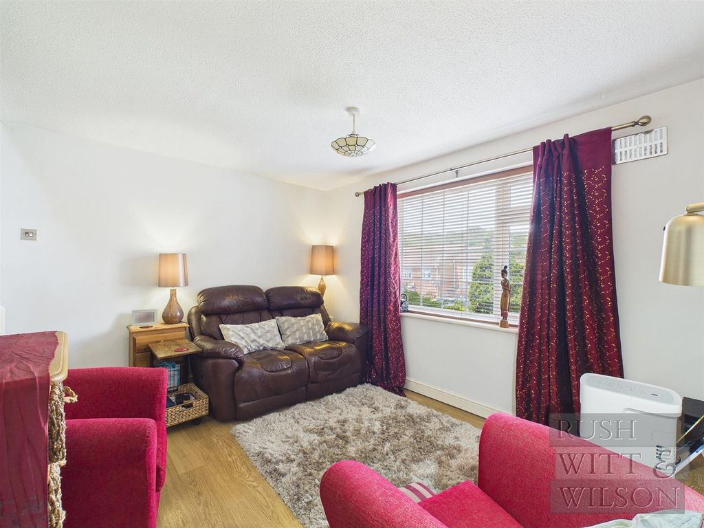 Property photo 2 of 21